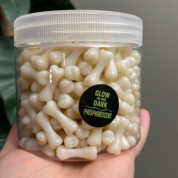 New Michaels Mini Halloween Bones Ashland Glow in the Dark Tiny Bones 9oz Tub - Picture 1 of 6
